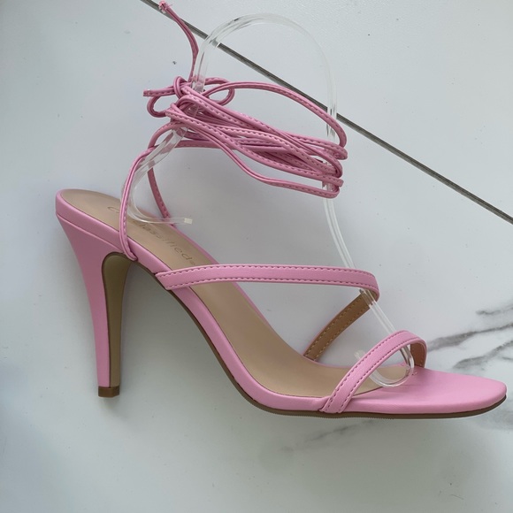 Shoe Lot 10 pairs of shoes. Size 10 - Picture 3 of 11